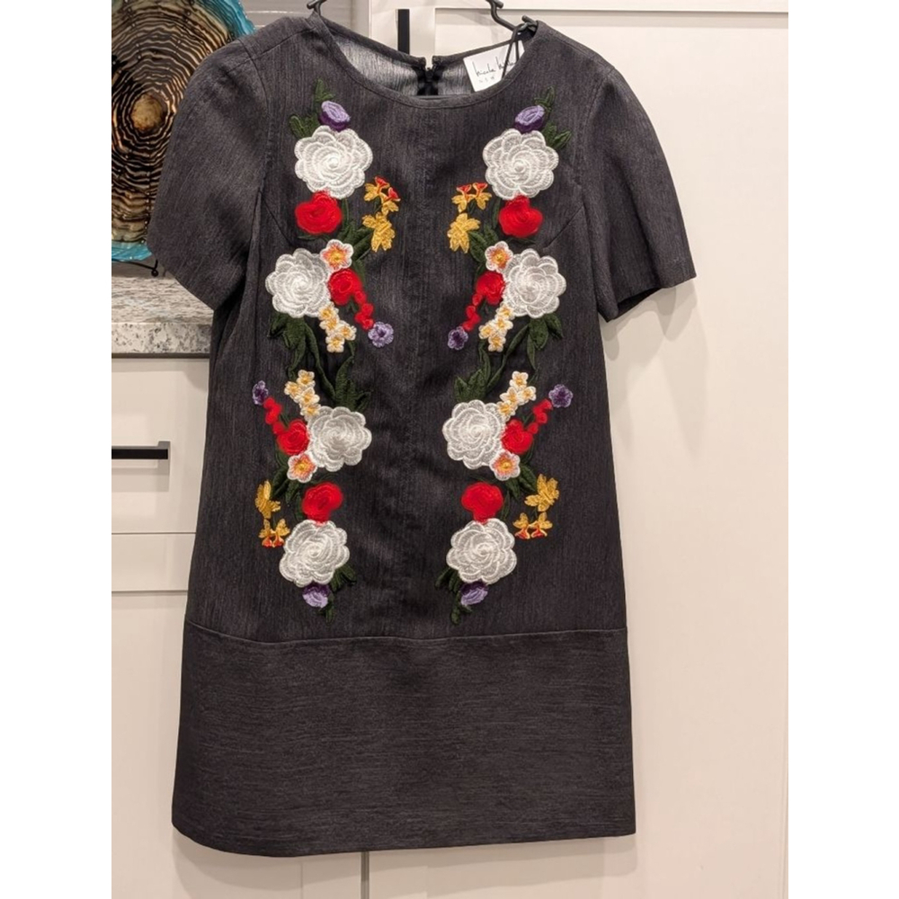 Women's Nicole Miller Dress Size 4 Gray Floral Embroidered